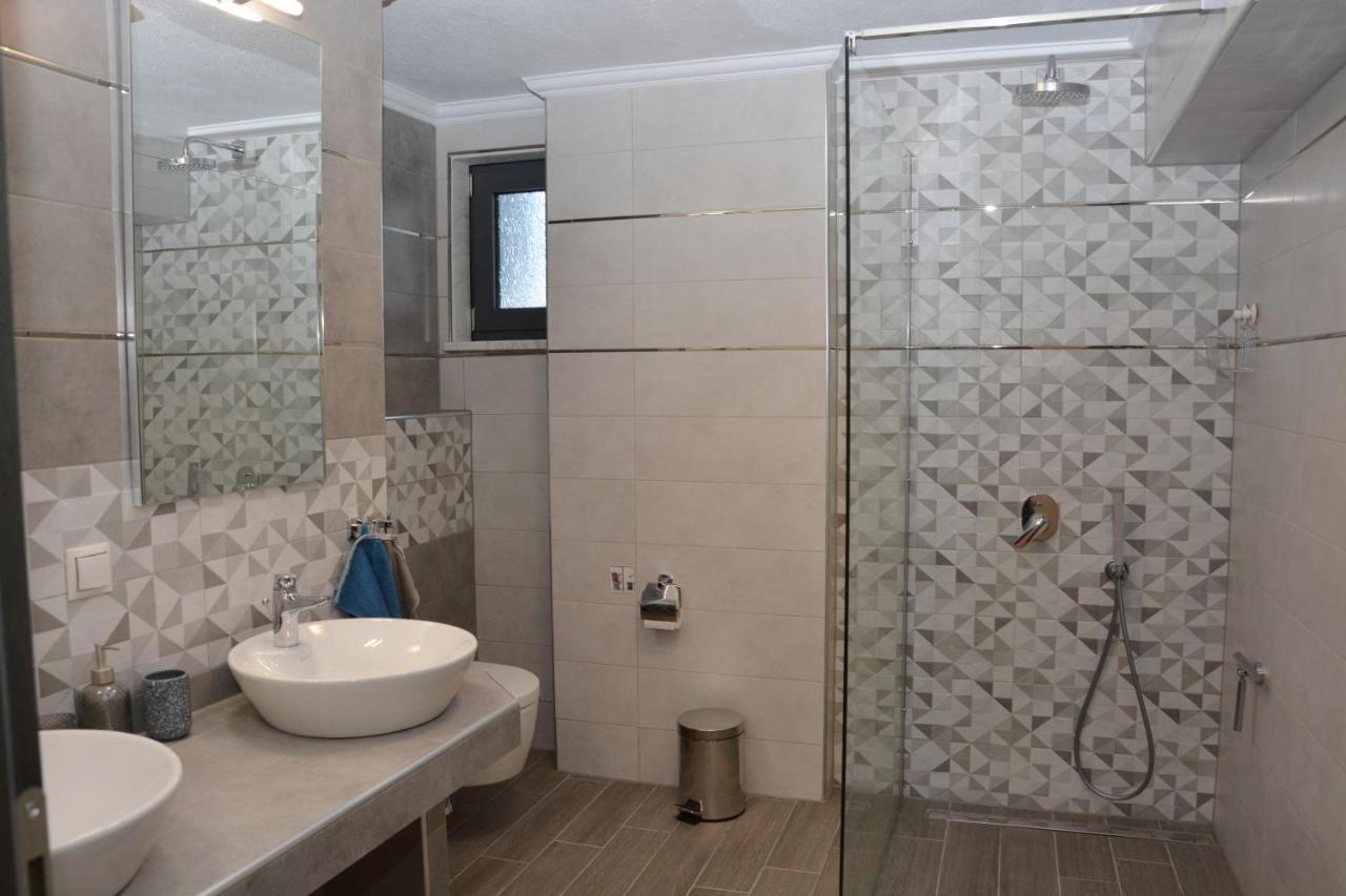 Pegasus Sea View Luxury Apartments Vrasná Eksteriør billede
